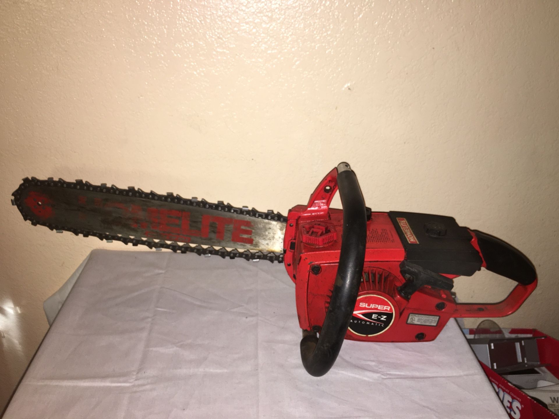 Homelite Super EZ Automatic Gas Chainsaw