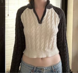 Jennyfer dark grey and white sweater