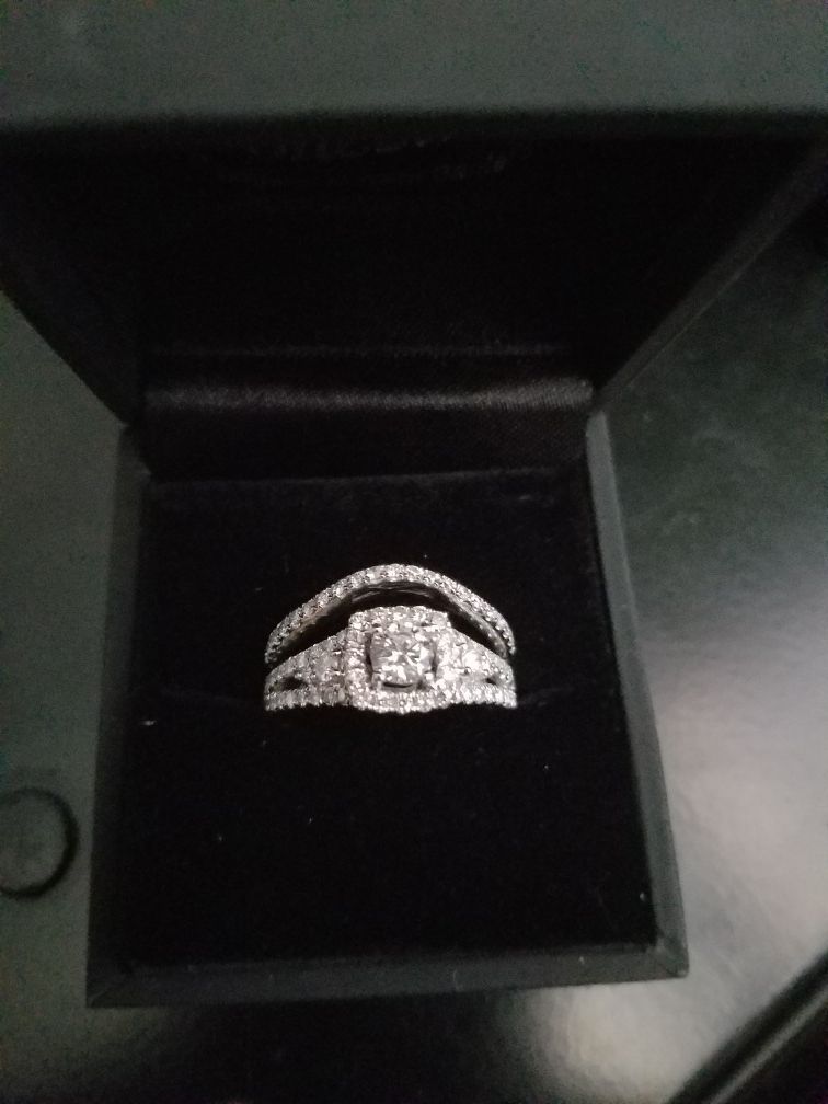 2.5 karat diamond white gold wedding ring