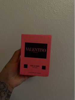 Valentino Donna Born in Roma Intense