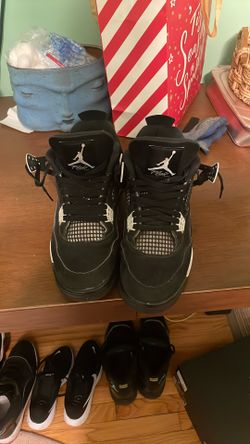 Jordan 10.5 Black And White Thunders