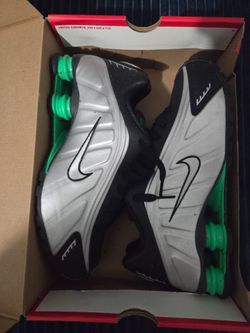 Nike Shox R4 Black Green Silver Size 9.5 Clean w/ Box