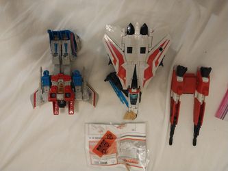 Jet Fire and Starscream figures.