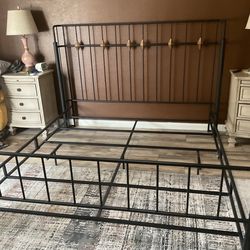 California king metal bed and box springs (2)