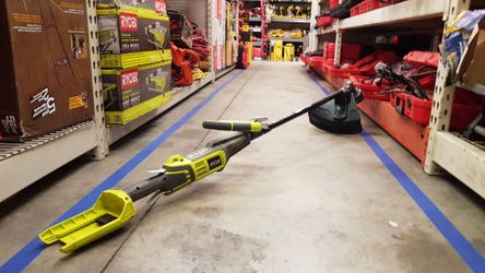 RYOBI 40V CORDLES STRING TRIMMER TOOL ONLY LIKE NEW