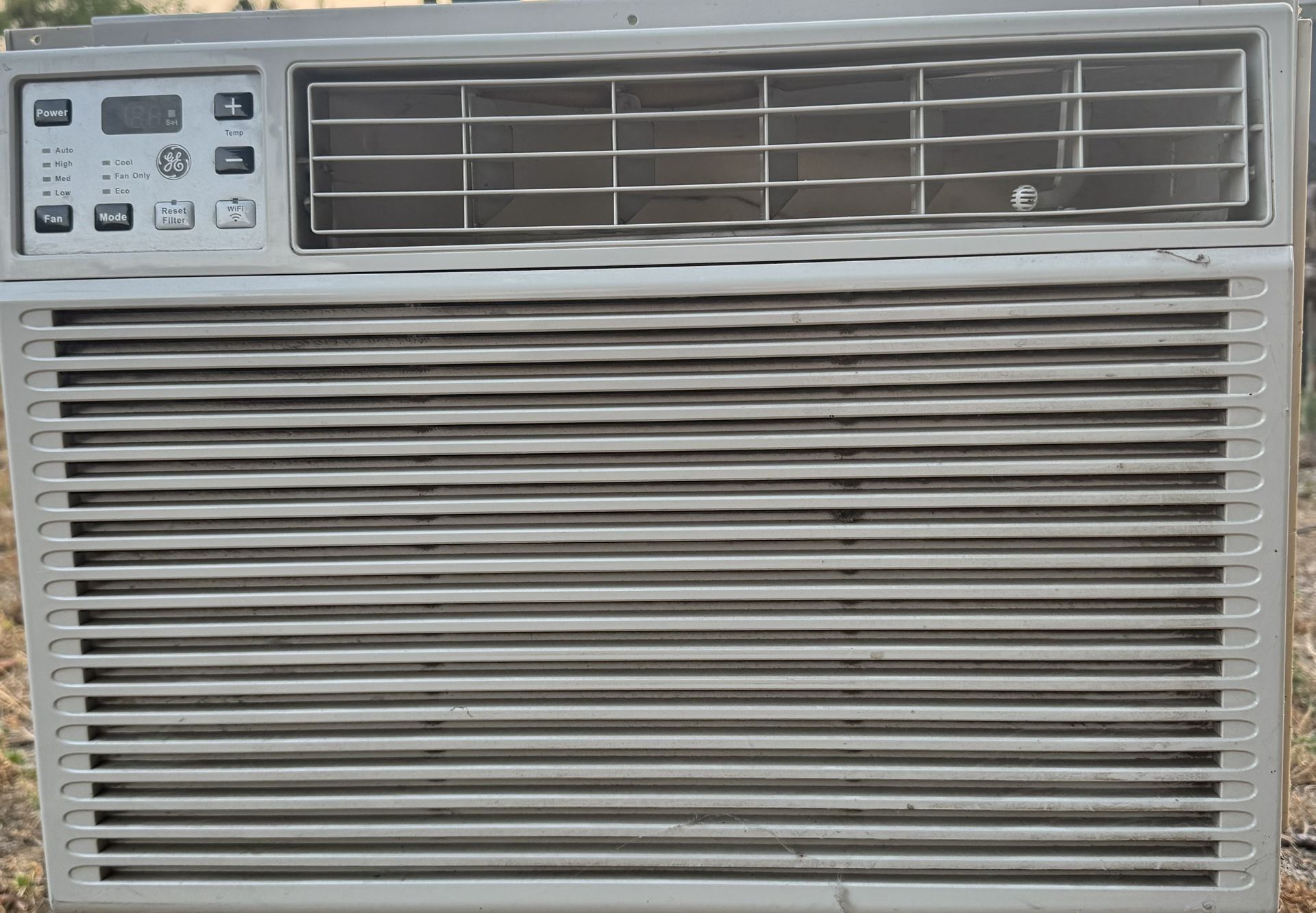 GE AC Unit 12000 BTU 550 sq ft