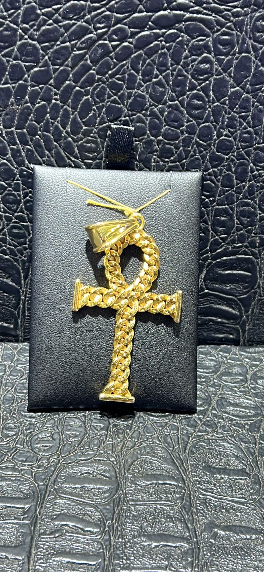 10k Cross Pendant