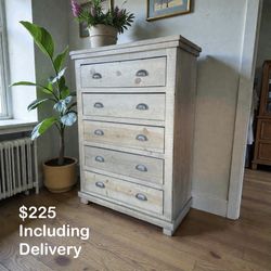 Rustic Solid Wood 🪵 5-Drawer Dresser – Free Delivery 🚚 