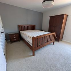 Beautiful Amish Bedroom Set