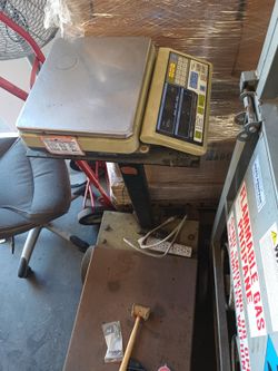 Platform scale and counter