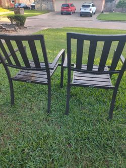 DOS sillas DE FIERRO PESADO PARA su PORCHE OR patio furniture only 65$ each patio chairs