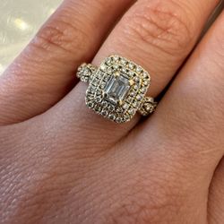 Beautiful Engagement Ring 15 Gold Real Diamonds 