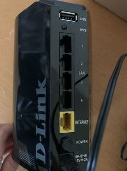 D-Link N600 600 Mbps 4-Port Gigabit Wireless N Router (DIR-826L)