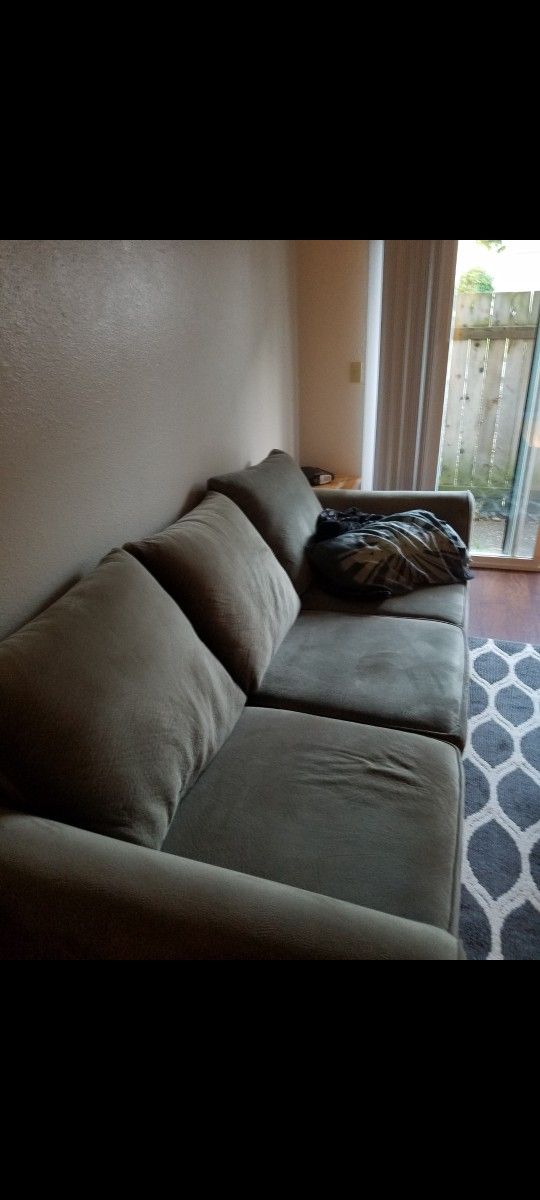 Comfy Couch! (in pretty good shape)