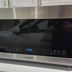 Samsung Undercabinet Microwave