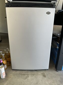 Sanyo Mini Fridge