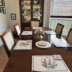 Dinning Table Set Wood Furniture 6 Chairs. from star furniture... designer item Used In good Condition 