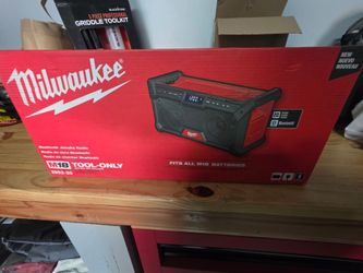Brand New Mikwaukee Jobsite Radio