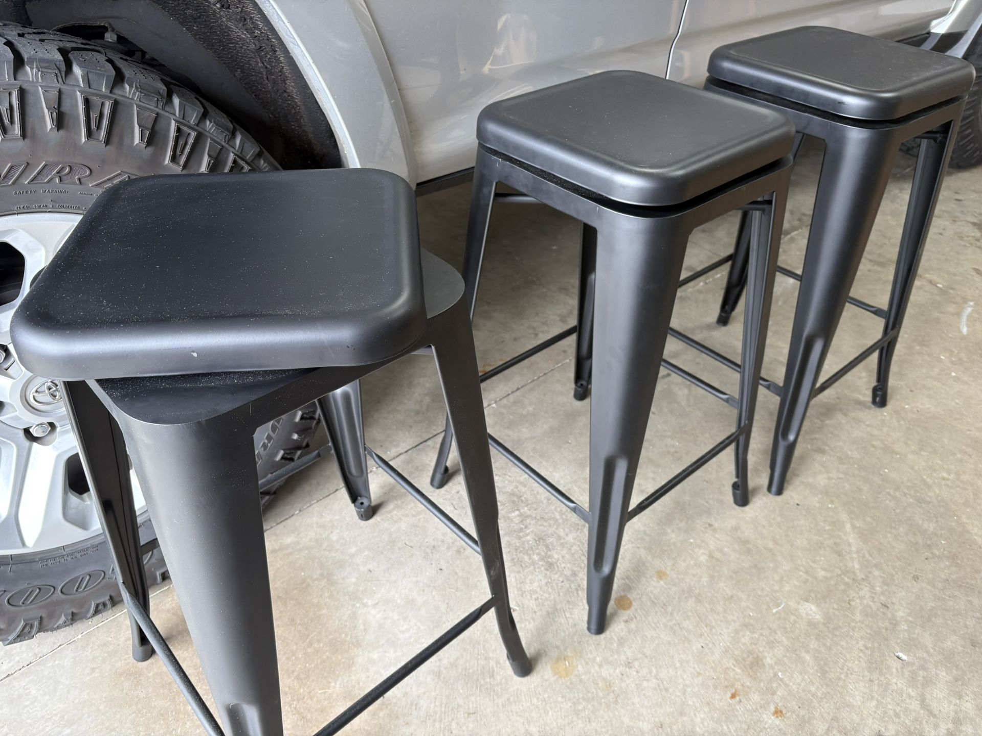 Metal Swivel Top Bar Stools