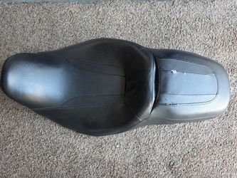 Road glide seat
