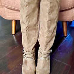 Women’s Boots 7.5