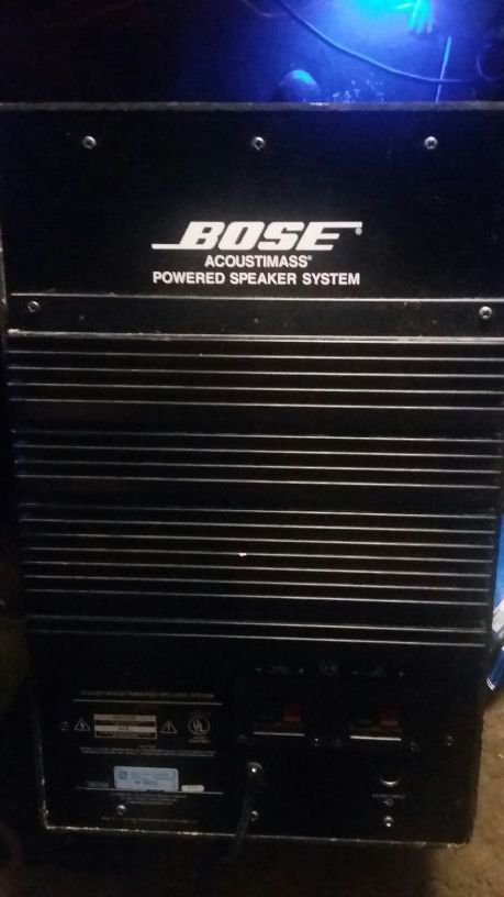 Bose acoustimass powered speaker system