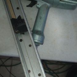 Pistola Para Ganchos / Metal Conector Gun 