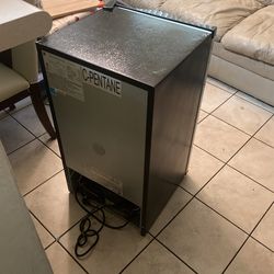 RCA Mini Refrigerator 
