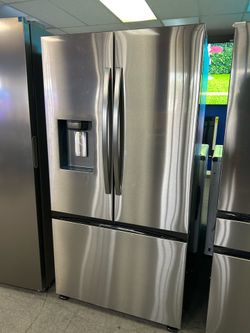 Samsung French Door Refrigerator with water Dispenser!!
