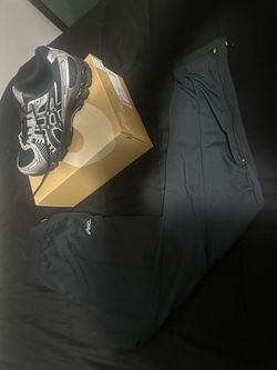 Asics 9.5 , asics joggers black size medium