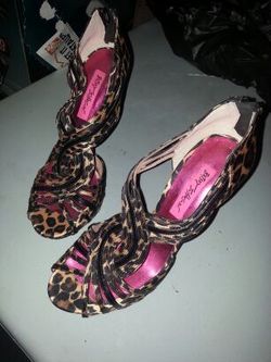 Betsie Johnson 7.5