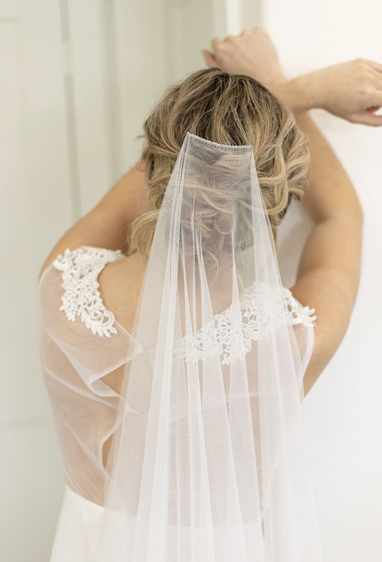 Cathedral “barely there” Veil In Ivory