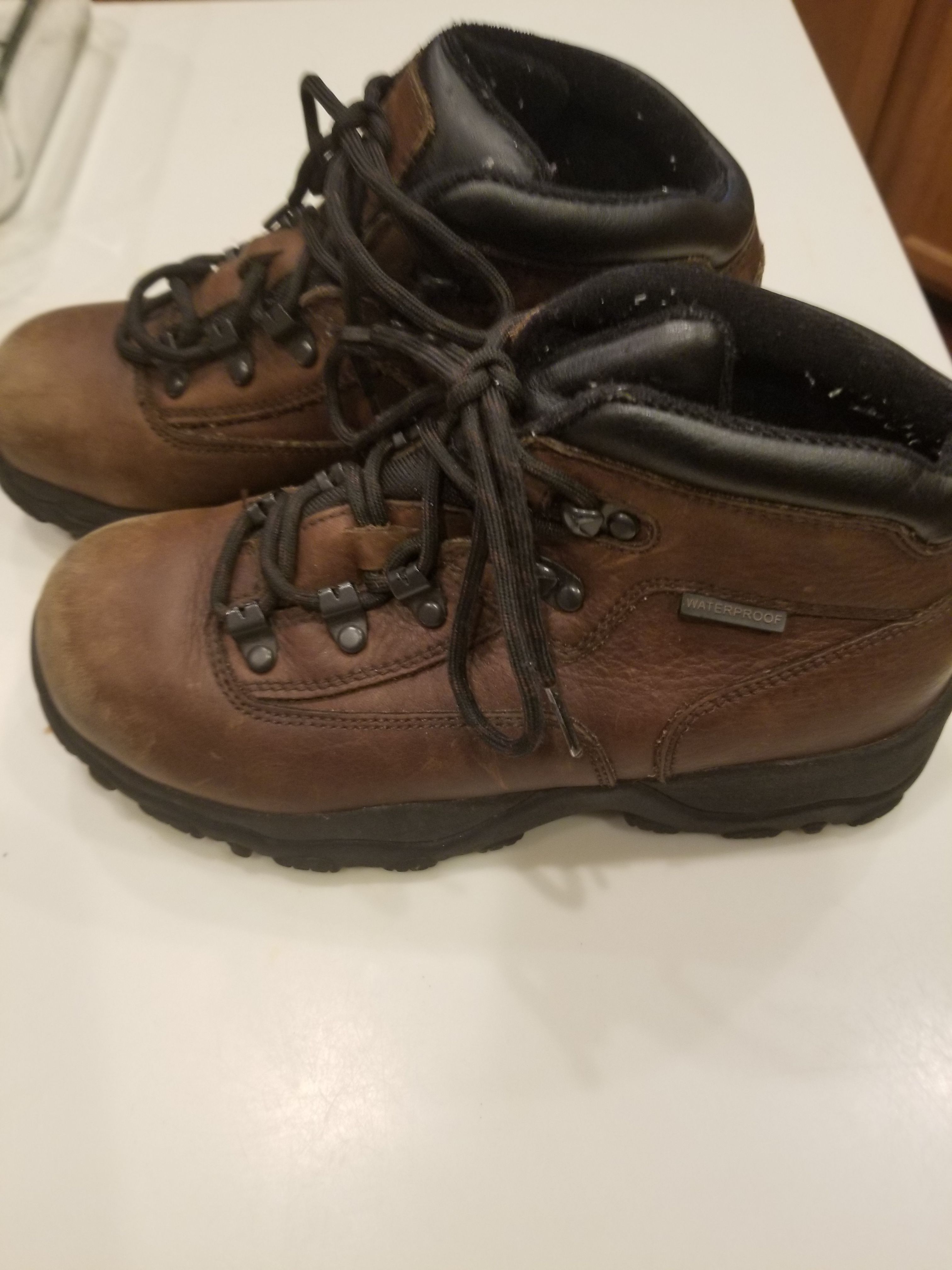Boys Size 4 1/2 leather boots