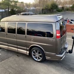 Chevrolet Express 1500 Conversion Van