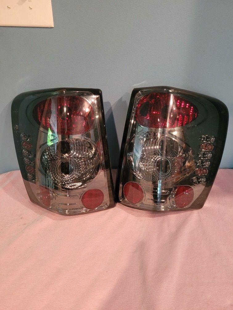 Jeep Grand Cherokee Tail Lights