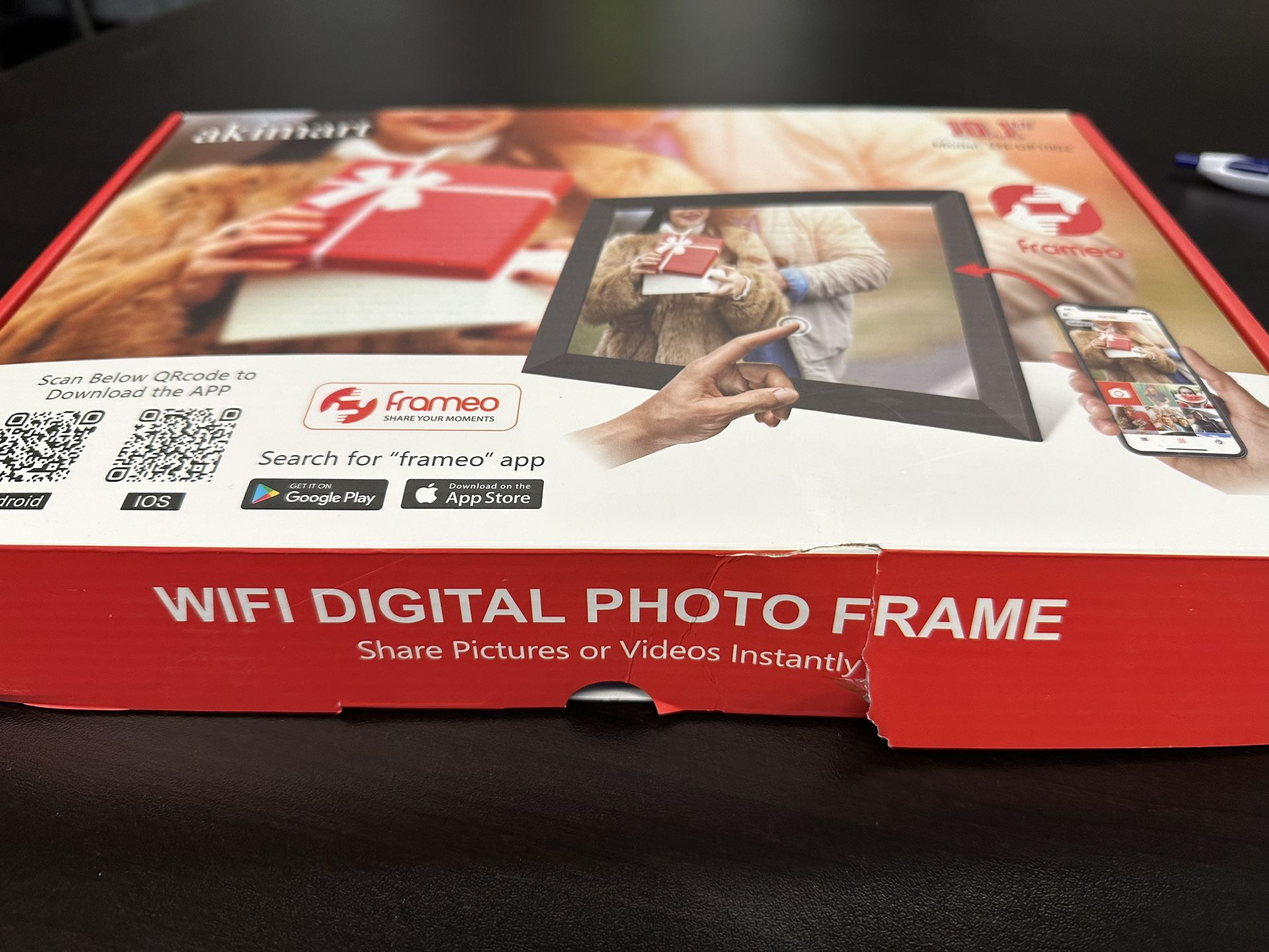 Akinmart Frames 10.1” Wi-Fi Digital Photo Frame (ZN-DP1002)