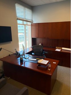Executive desk work station w Hutch cabinets office furniture
