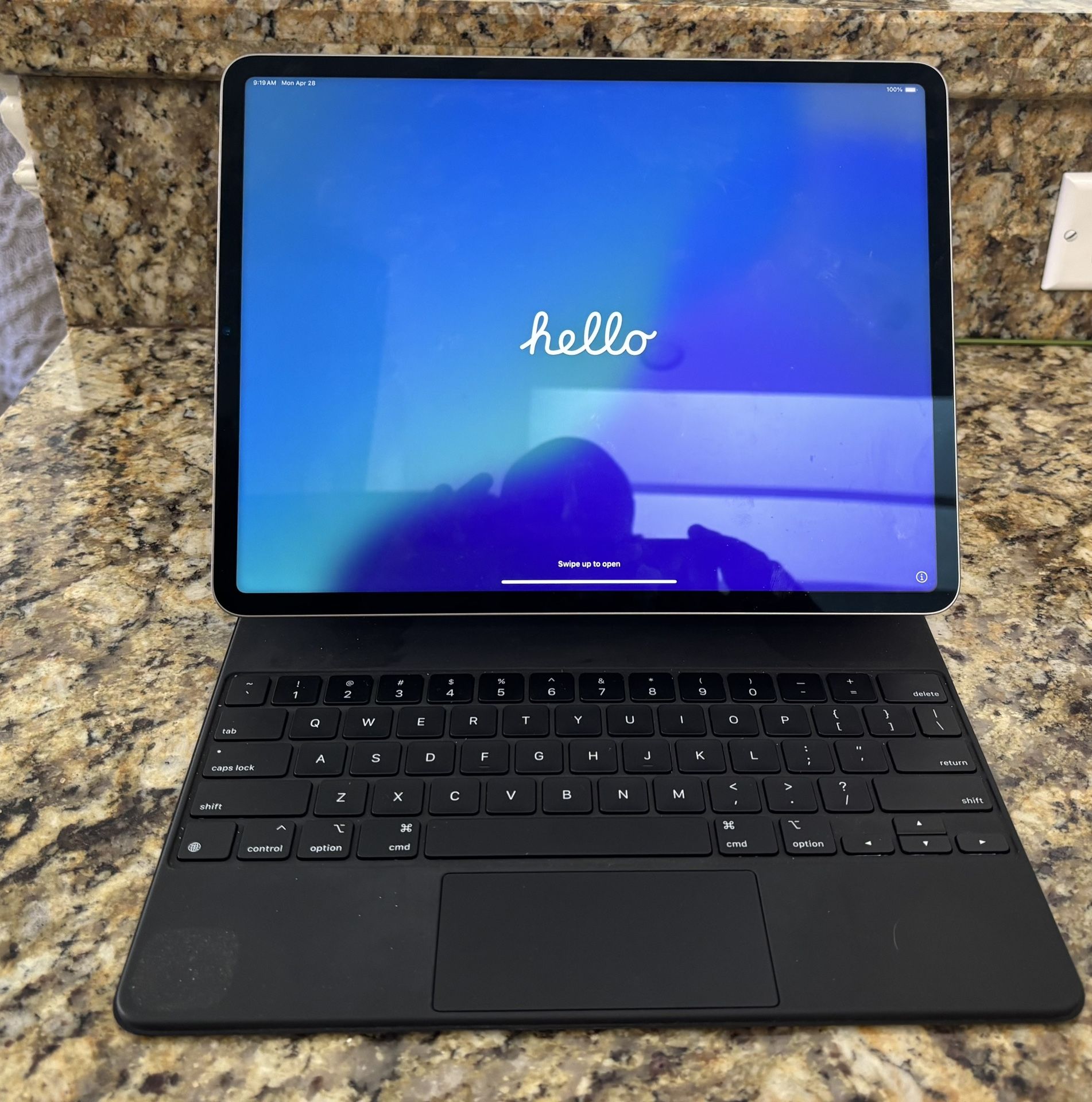 iPad Pro 12.9” (6th Gen) With Magic Keyboard & Pencil
