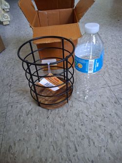 Para poner los cubiertos de cocina