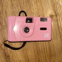 Kodak M35 35mm point reusable non-disposable film camera pink