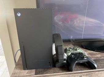 XBOX SERIES X (PRICE NEGOTIONABLE)