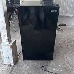 Mini Fridge 