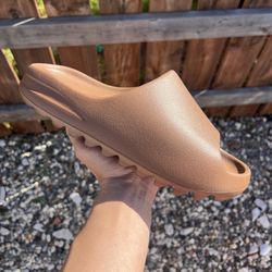 Yeezy Slide Flax (Size 10)