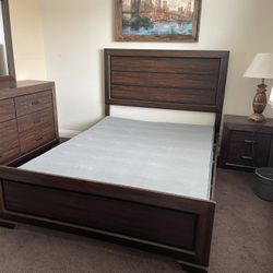 Queen Bedroom Set 