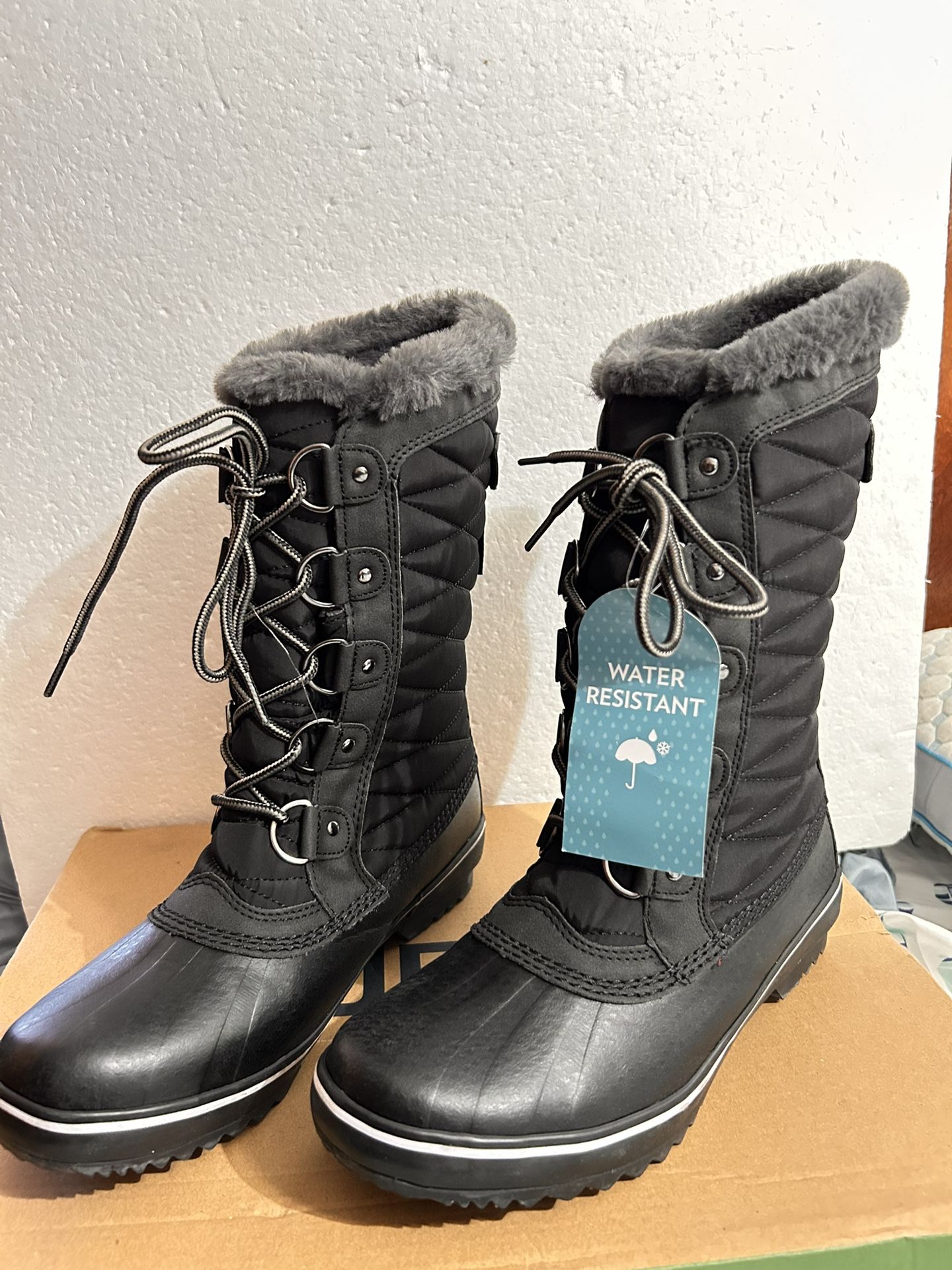 JBU Women’s Winter Boots Size 6.5 M