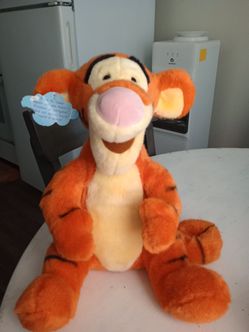 Disney Talking & Shaking Tigger Plush 13.5 inches tall