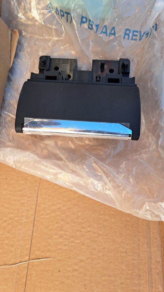 16--22 Right Rear Door Interior Handle