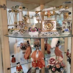 Royal Doulton,
Norman Rockwell 
Thomas Kinkade
Lenox
Authentic!$5-$25 Each