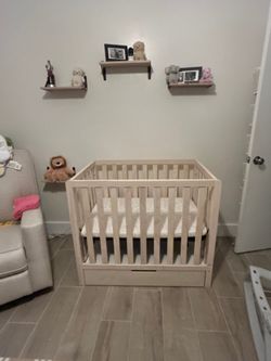 Mini crib