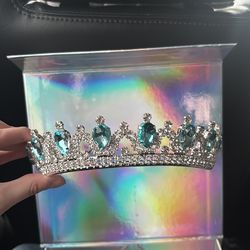 Quinceañera Crown & Jewelry